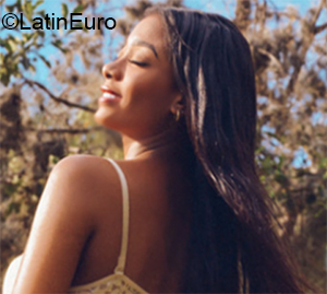 Date this nice looking Colombia girl Yaquelin from Cali CO29953
