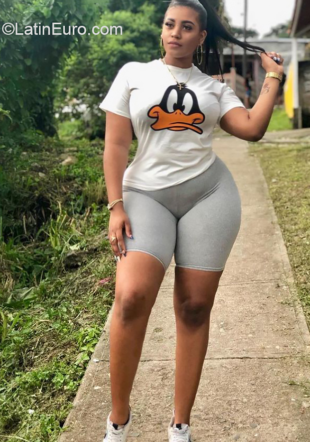 Date this sensual Dominican Republic girl Milfa from La Romana DO39708