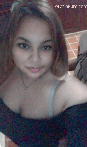 Date this sensual Dominican Republic girl Anyara from Santiago DO39759