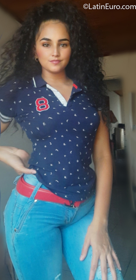 Date this charming Costa Rica girl Alejandra from San Jose CR491