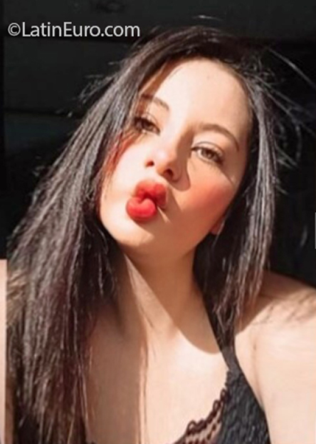 Date this charming Colombia girl Karol Guzmn from Bogota CO30108