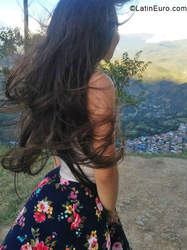 Date this delightful Colombia girl Melanie Maria from Cali CO30111