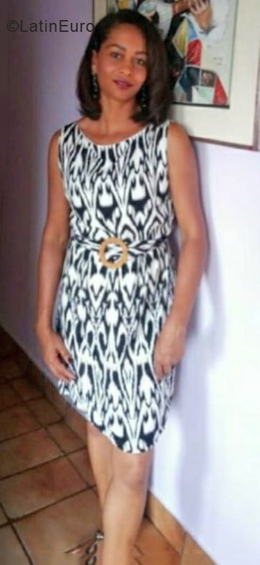 Date this nice looking Brazil girl Mary from Sao Paulo BR11365