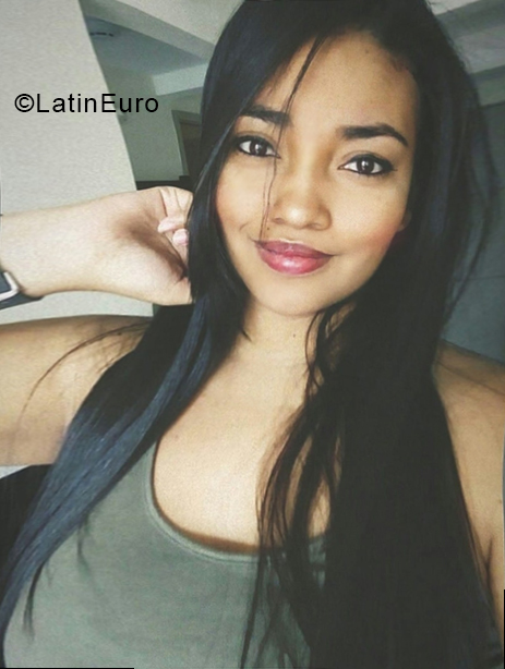 Date this athletic Colombia girl Desireth from Sabaneta CO30153