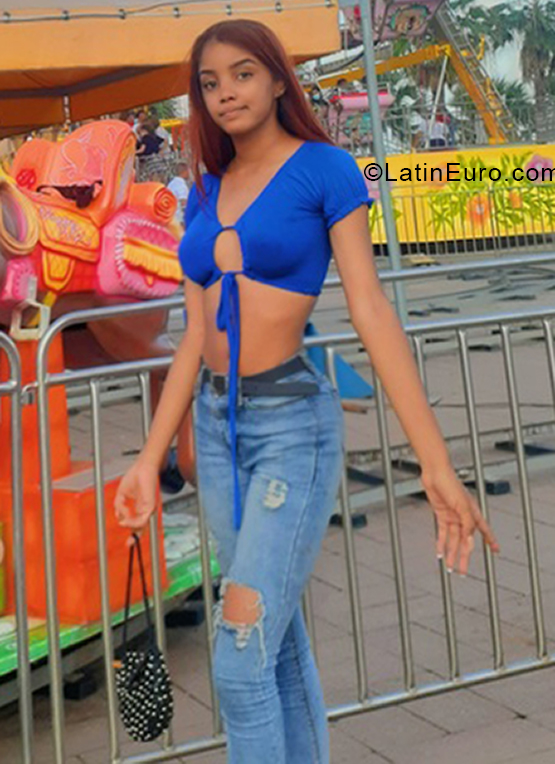 Date this good-looking Dominican Republic girl Susan from Santo Domingo DO40357