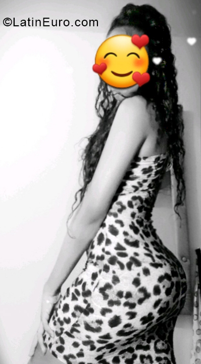 Date this hard body Colombia girl Dariana from Cali CO30195