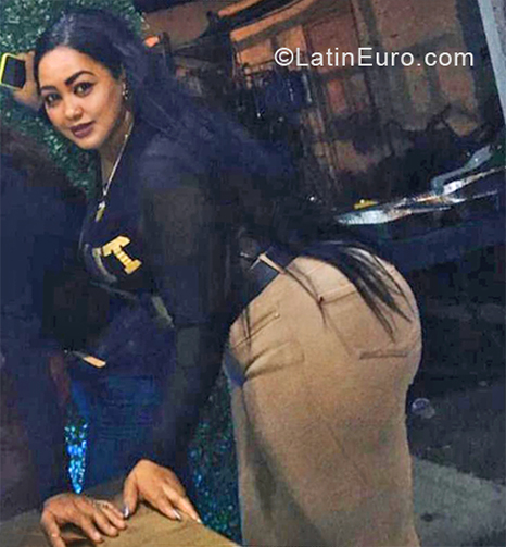 Date this stunning Dominican Republic girl Gimelody from Santo Domingo DO39817