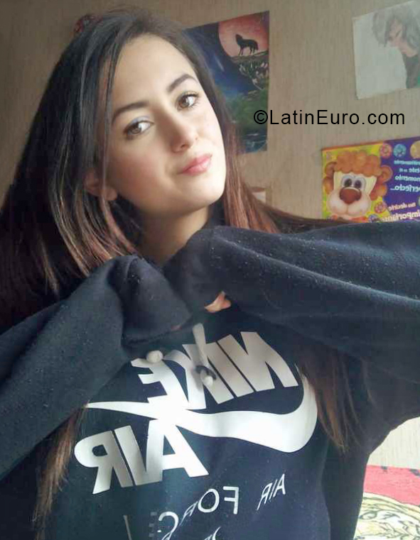 Date this hot Colombia girl Abi from Bogota CO30238