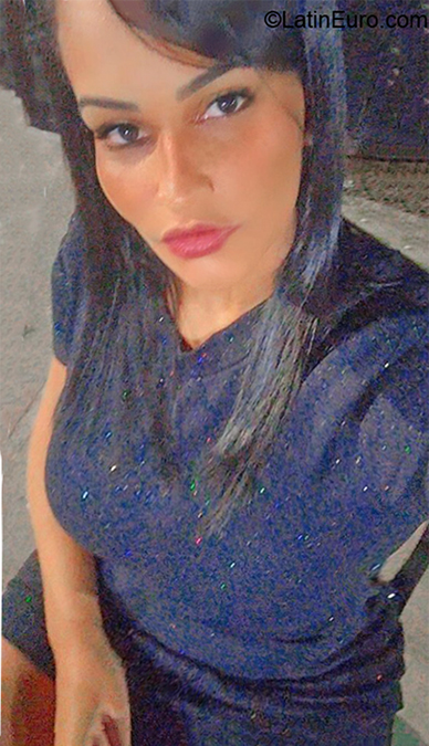 Date this stunning Brazil girl Cilene from Salvador BR11382
