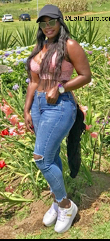 Date this sensual Colombia girl Victoria from Medellín CO30278