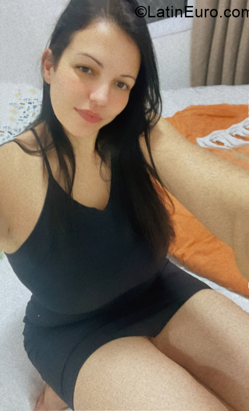 Date this nice looking Brazil girl Mia from Sao Paulo BR11389