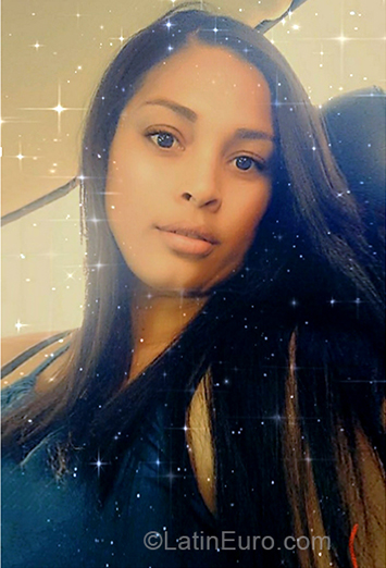 Date this voluptuous Dominican Republic girl Aidelisa from San Pedro De Macoris DO39876