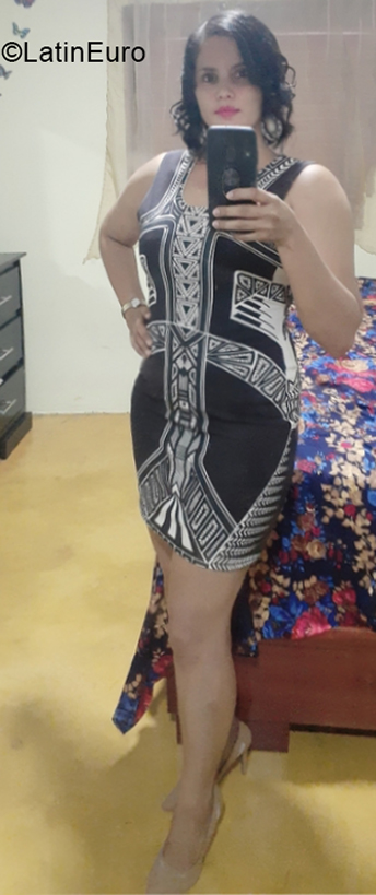 Date this exotic Dominican Republic girl Elio from Santo Domingo DO39890