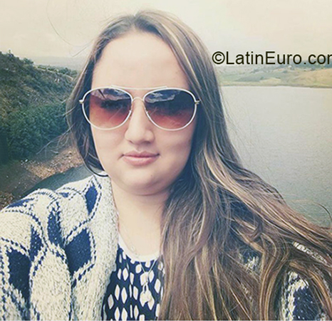 Date this hard body Colombia girl Camila from  CO30387