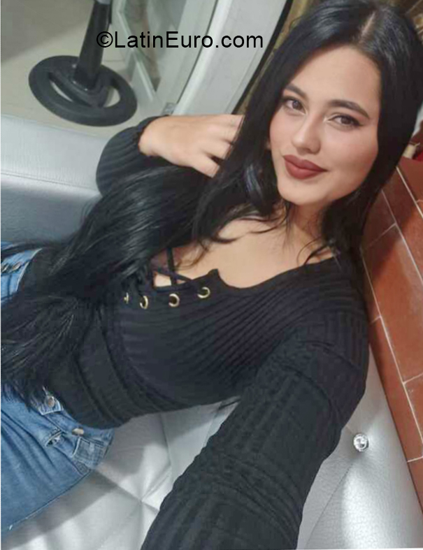 Date this pretty Colombia girl Sharoon from Cali CO30447