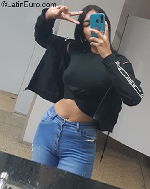 Date this stunning Venezuela girl Cristina beth from El tigre VE3988