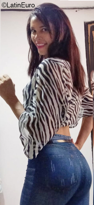 Date this nice looking Colombia girl Ingris from Barranquilla CO30492