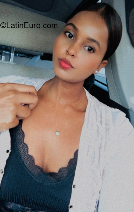 Date this lovely Dominican Republic girl Loren from Santo Domingo DO39994
