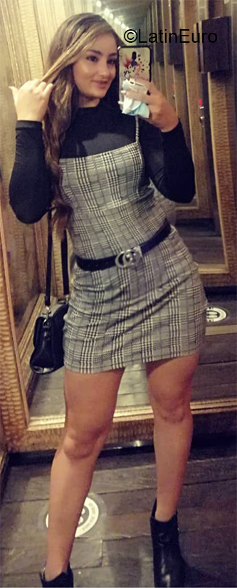 Date this hard body Colombia girl Sofia from Medellin CO30567