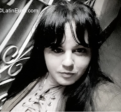 Date this tall Cuba girl Yuleimy from Cardenas CU784