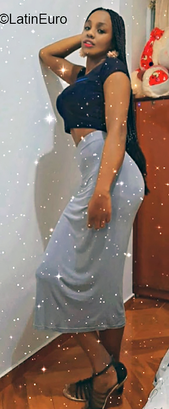 Date this hard body Colombia girl Yady from Bogota CO30635