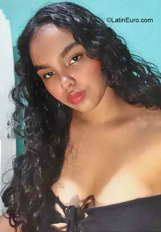 Date this tall Colombia girl Dakota from Barrancabermeja CO30644