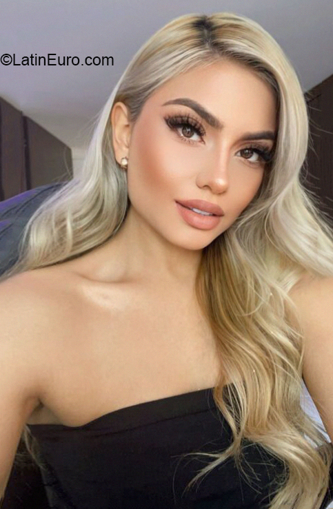 Date this stunning Colombia girl Natalia from Bogota CO30673