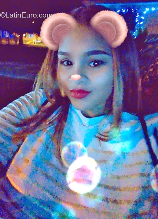 Date this hard body Dominican Republic girl Carolyn from Santo Domingo DO40110