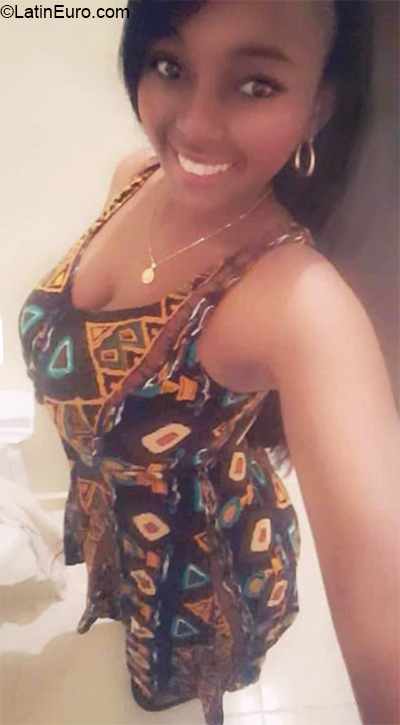 Date this foxy Dominican Republic girl Maria from Higuey DO40115