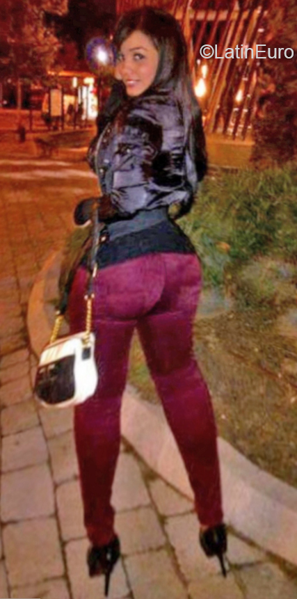 Date this fun Dominican Republic girl Carmen from Santo Domingo DO40119