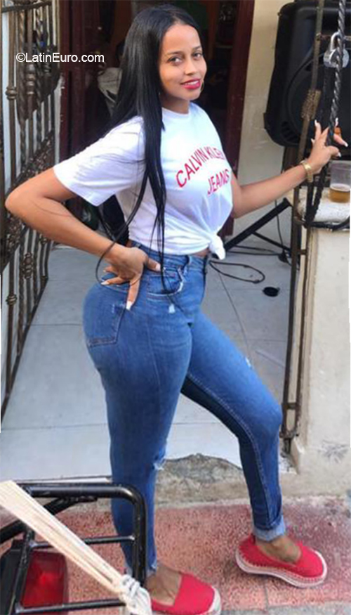 Date this beautiful Dominican Republic girl Annett from Puerto Plata DO40121