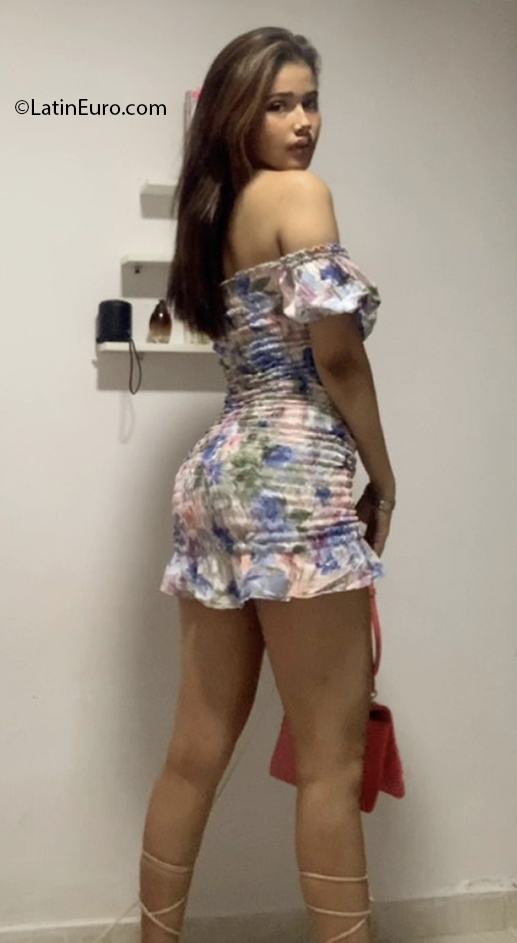 Date this sultry Colombia girl Yenni from Sincelejo CO30705