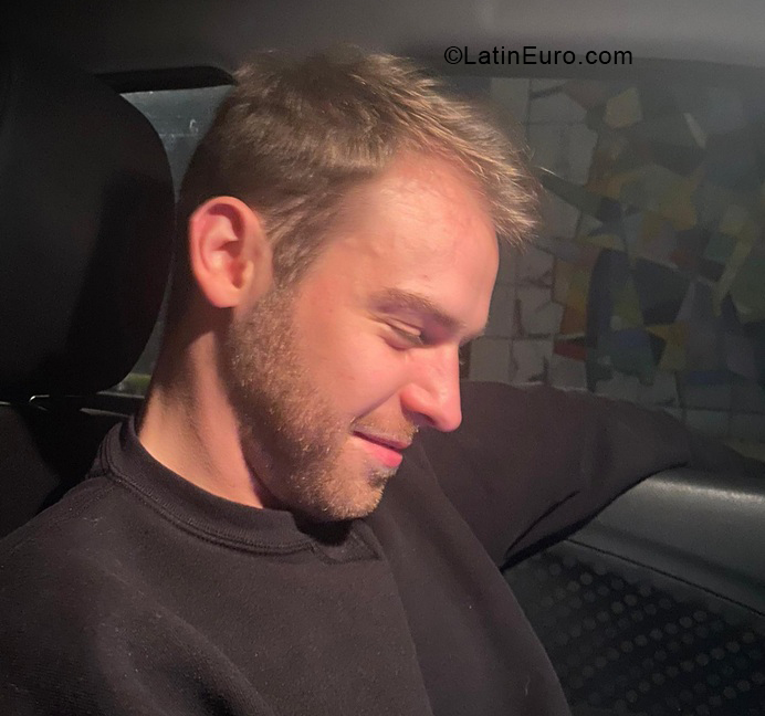 Date this athletic Belgium man Bnd from Liège BE140