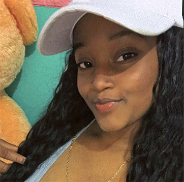 Date this athletic Chile girl Zoe from Santiago CL285