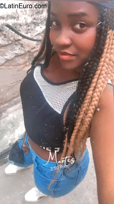 Date this tall Cuba girl Dora from La Habana CU789