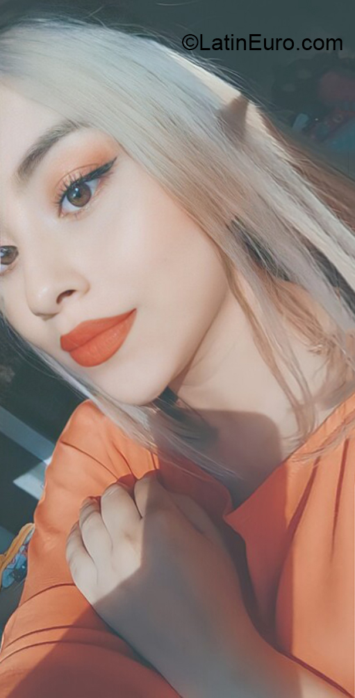 Date this attractive Colombia girl Laura from Cali CO30735