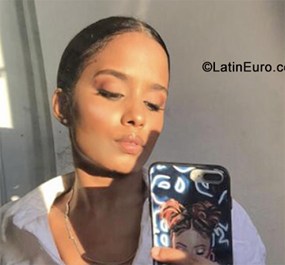 Date this nice looking Dominican Republic girl Emely from Santiago DO40158