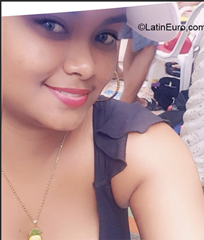 Date this beautiful Dominican Republic girl Vanessa from Santo Domingo DO40159