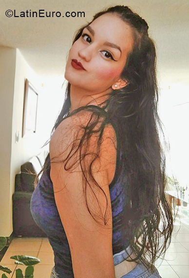 Date this cute Venezuela girl Nelsimar from Caracas VE4053