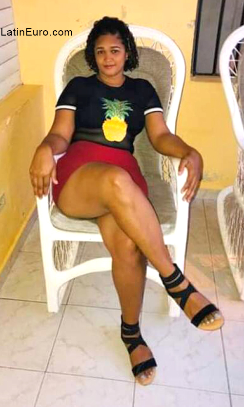 Date this funny Dominican Republic girl Maria from Santo Domingo DO40177