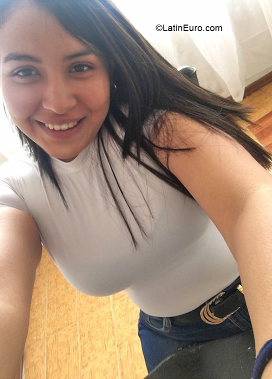 Date this lovely Venezuela girl Roxana Marin from Zulia VE4057