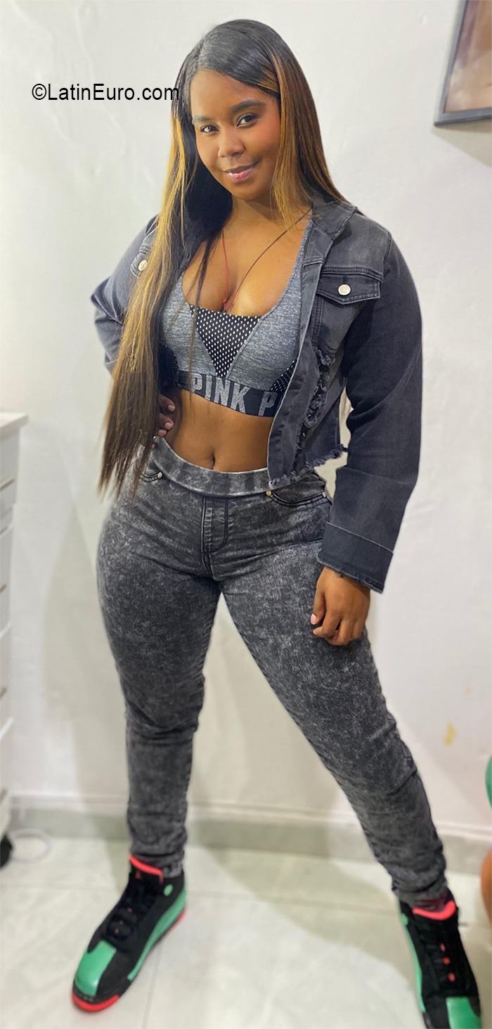 Date this delightful Colombia girl Kim from Cali CO30783