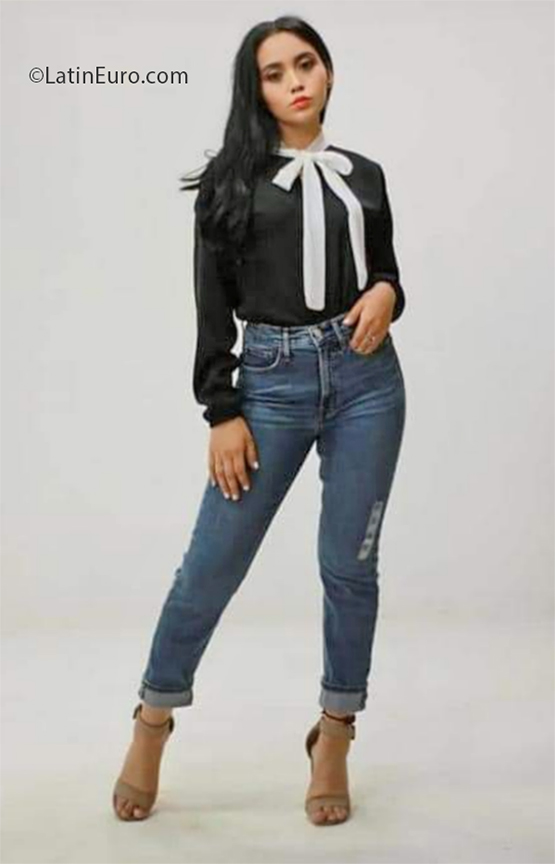 Date this good-looking El Salvador girl Guadalupe from La Libertad SV172
