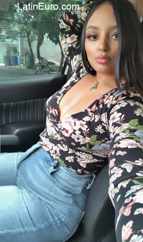 Date this nice looking Dominican Republic girl Luisa from La Vega DO40216