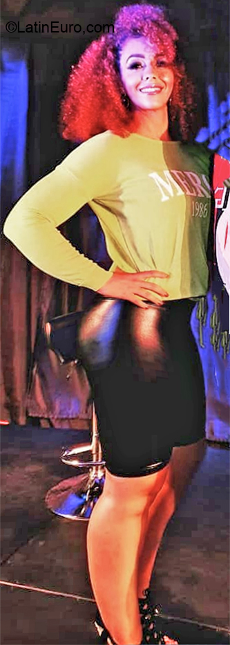 Date this happy Colombia girl Maria from Bogota CO30846