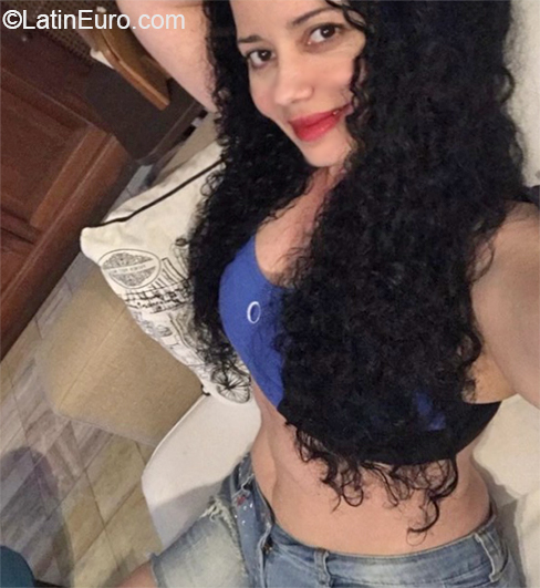 Date this cute Argentina girl Neidy from Belgrano AR796