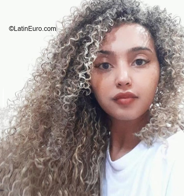 Date this exotic Brazil girl Flavia from Belo Horizonte BR11452