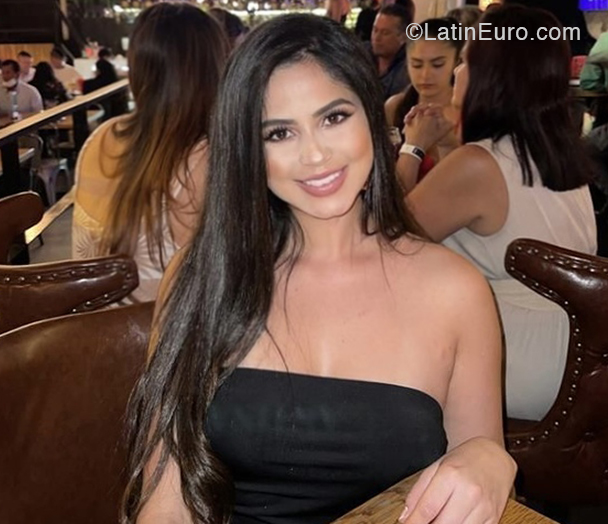 Date this attractive Colombia girl Beatriz from Medellin CO30896