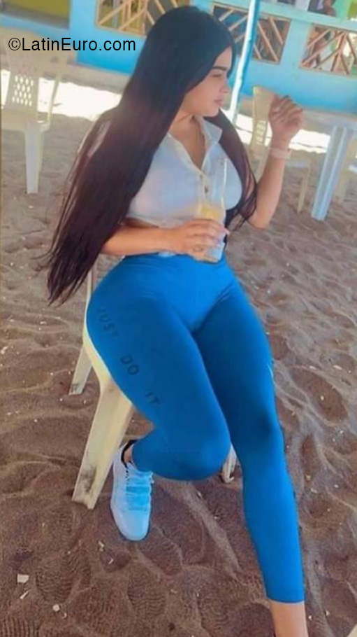 Date this young Dominican Republic girl Yoadelis from Santo Domingo DO40255