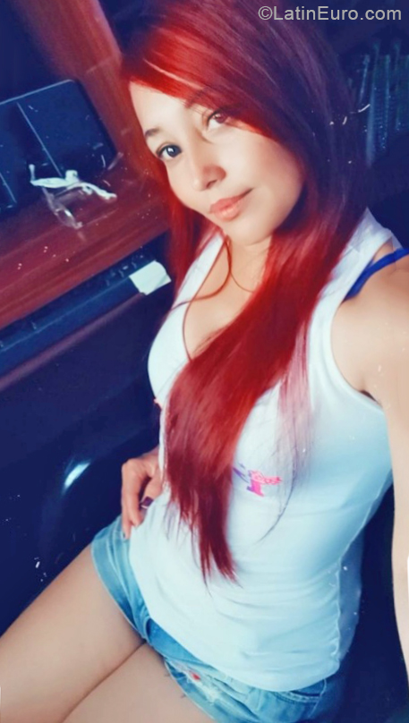 Date this tall Venezuela girl Francys from Valencia VE4091